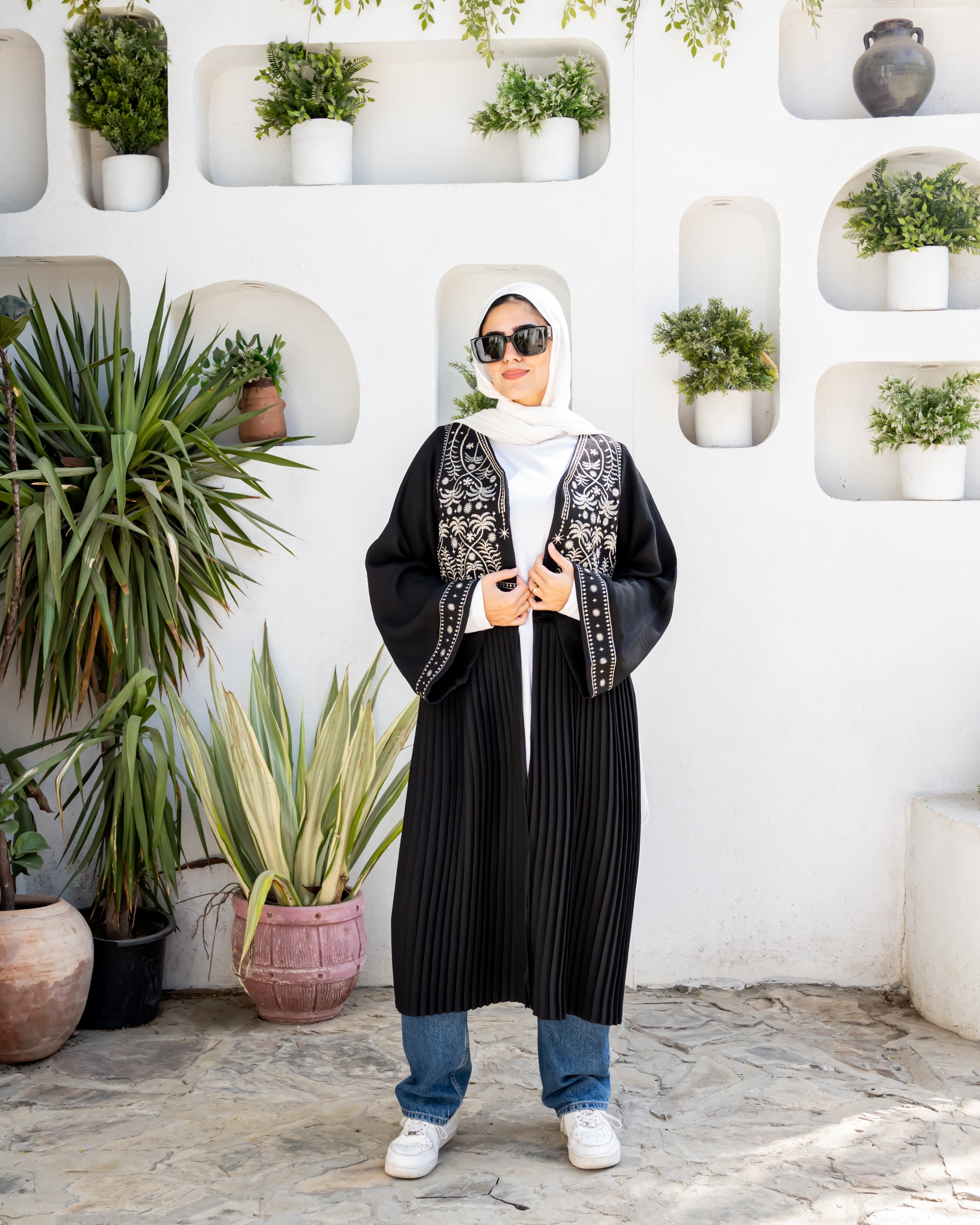 Linen Embroidered Cardigan - Black