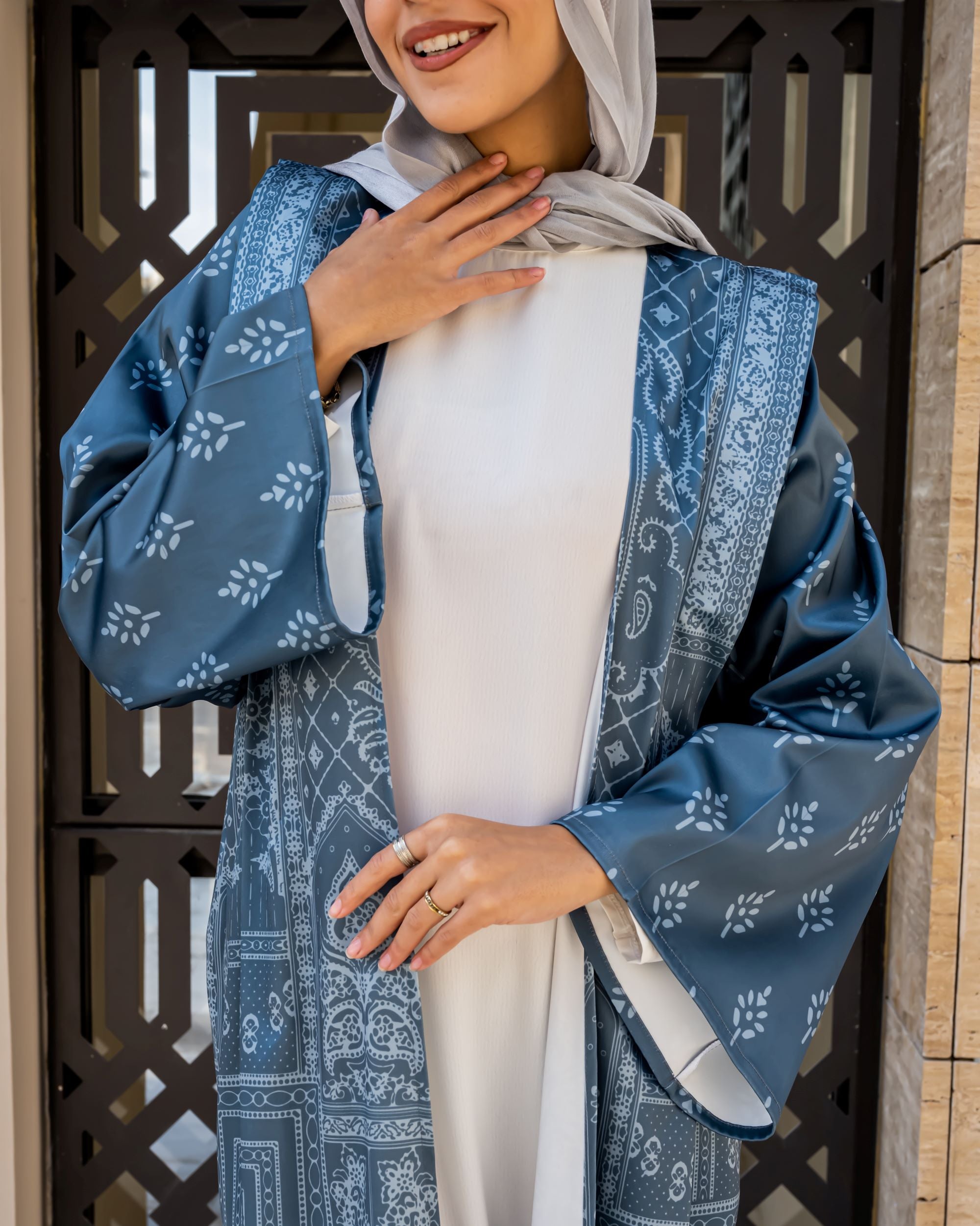 Edged Shoulder Printed Kaftan-Silver