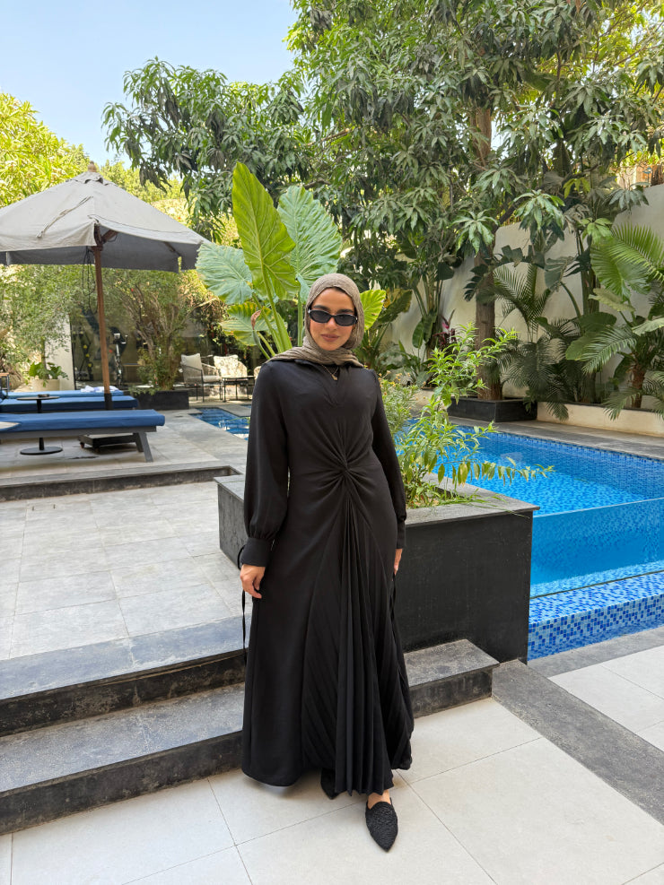 Knot Pleated Dress- Black