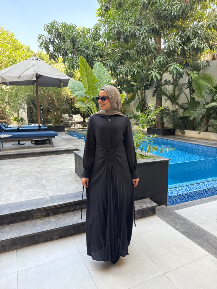 Knot Pleated Dress- Black