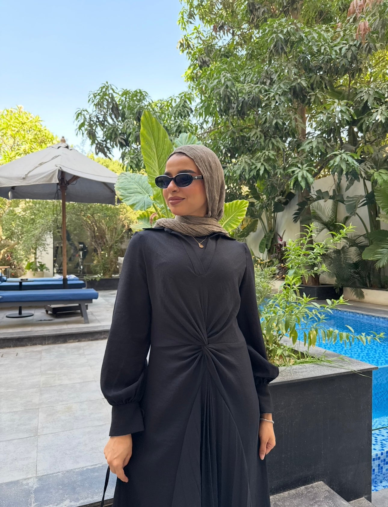 Knot Pleated Dress- Black