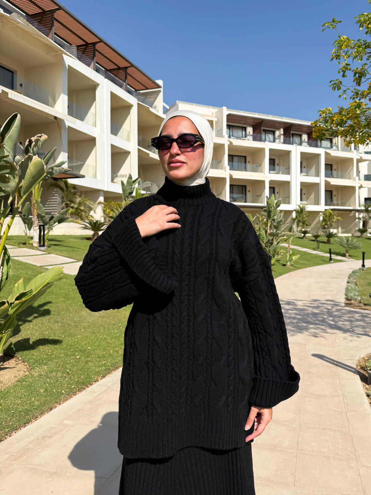 Cable-Knit Pullover - Black