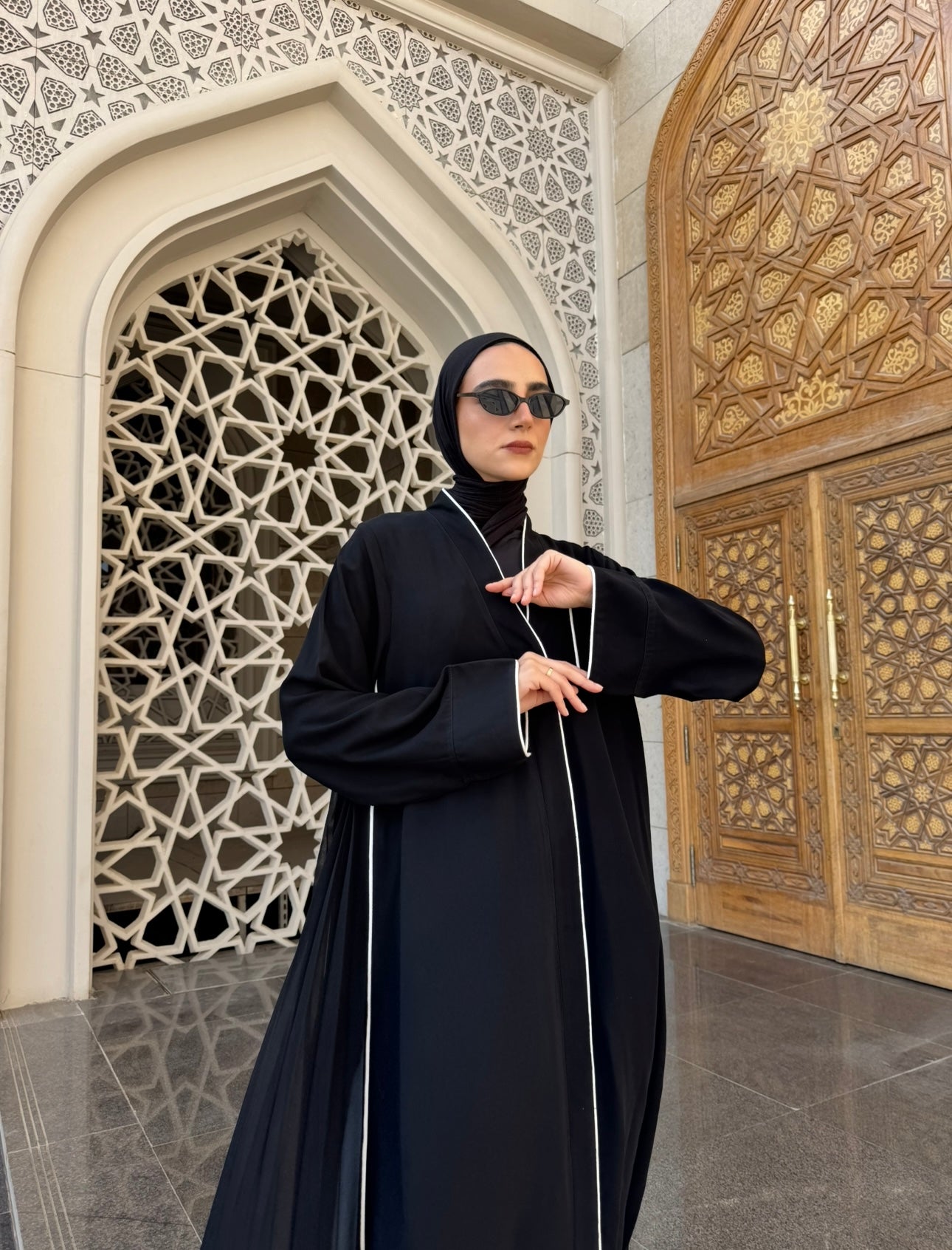 Pleated Piping Abaya -Black