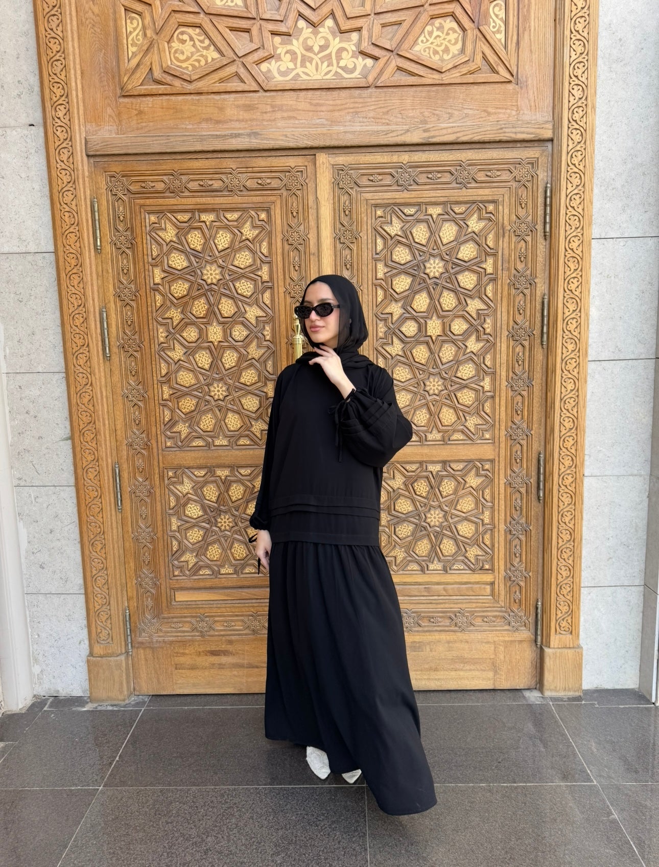 Pleated Sleeves Abaya-Black