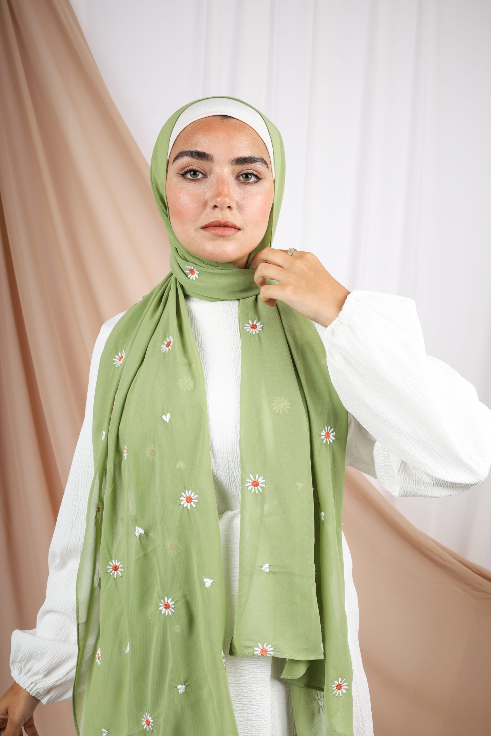 daisy hijab