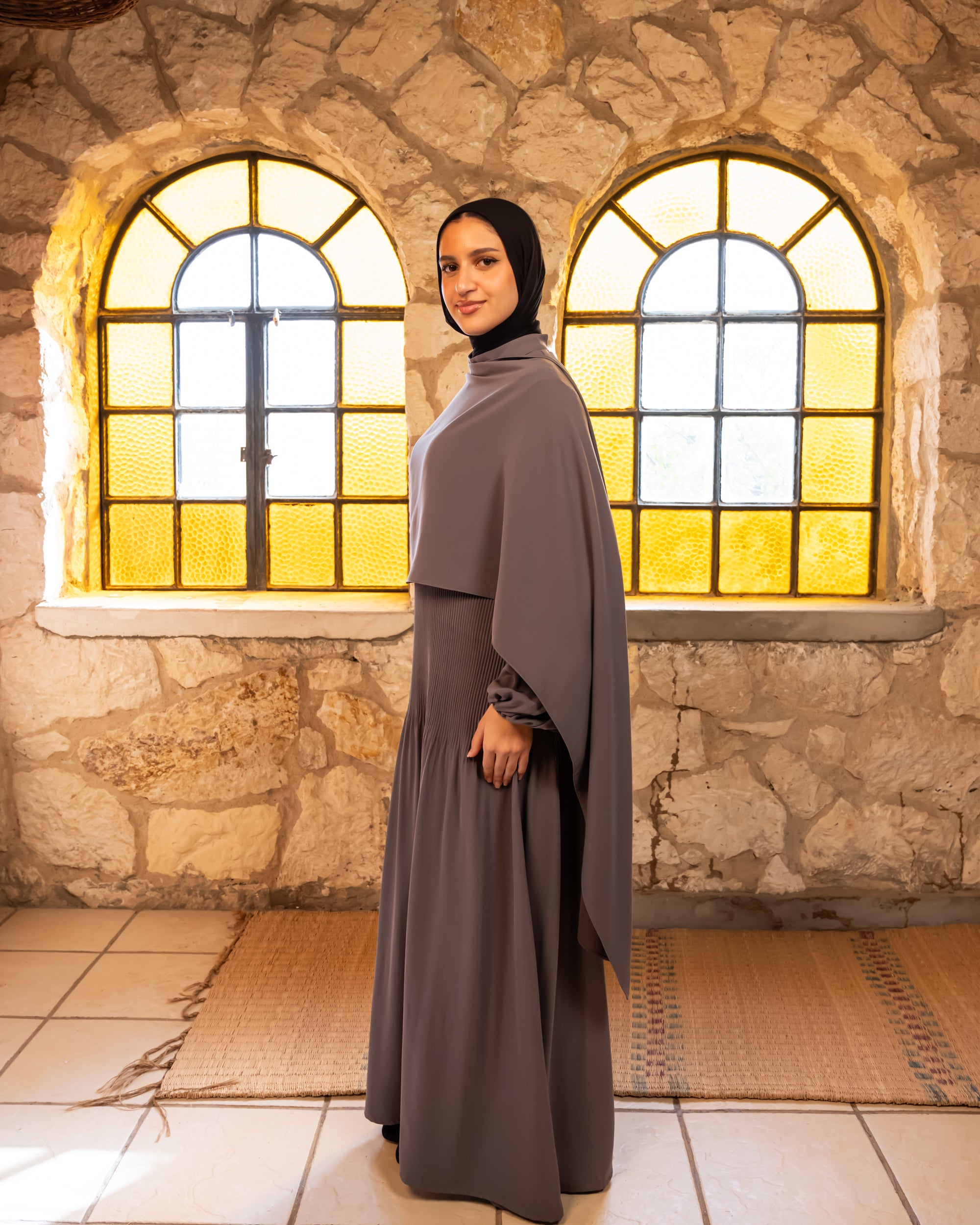 Accordion With Scarf Abaya - Grey