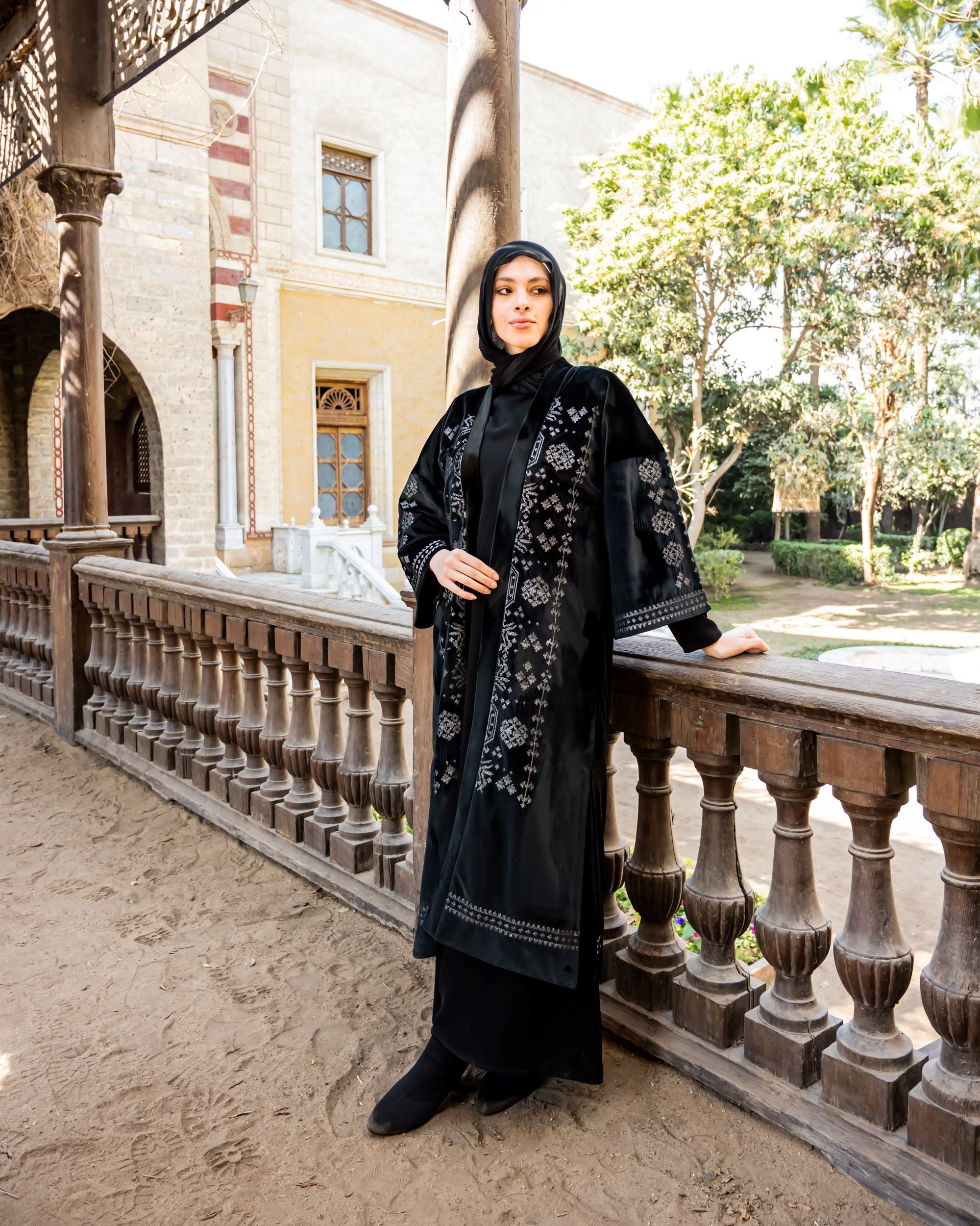 Embroidery Kimono-Black