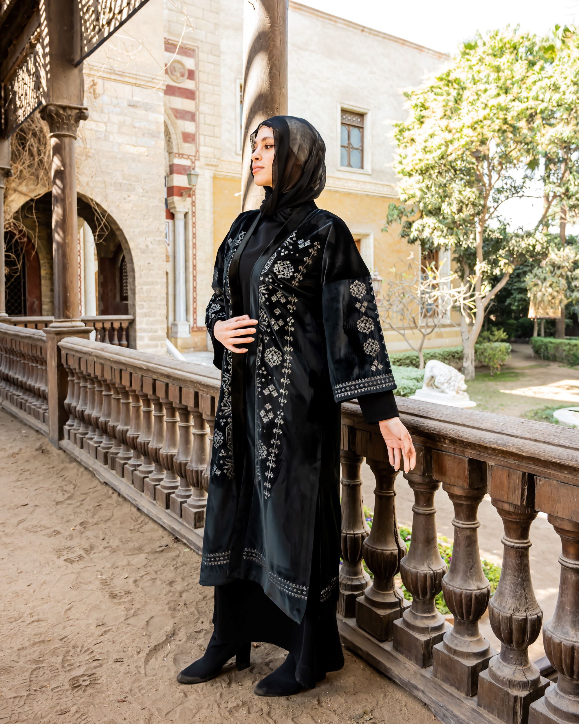 Embroidery Kimono-Black