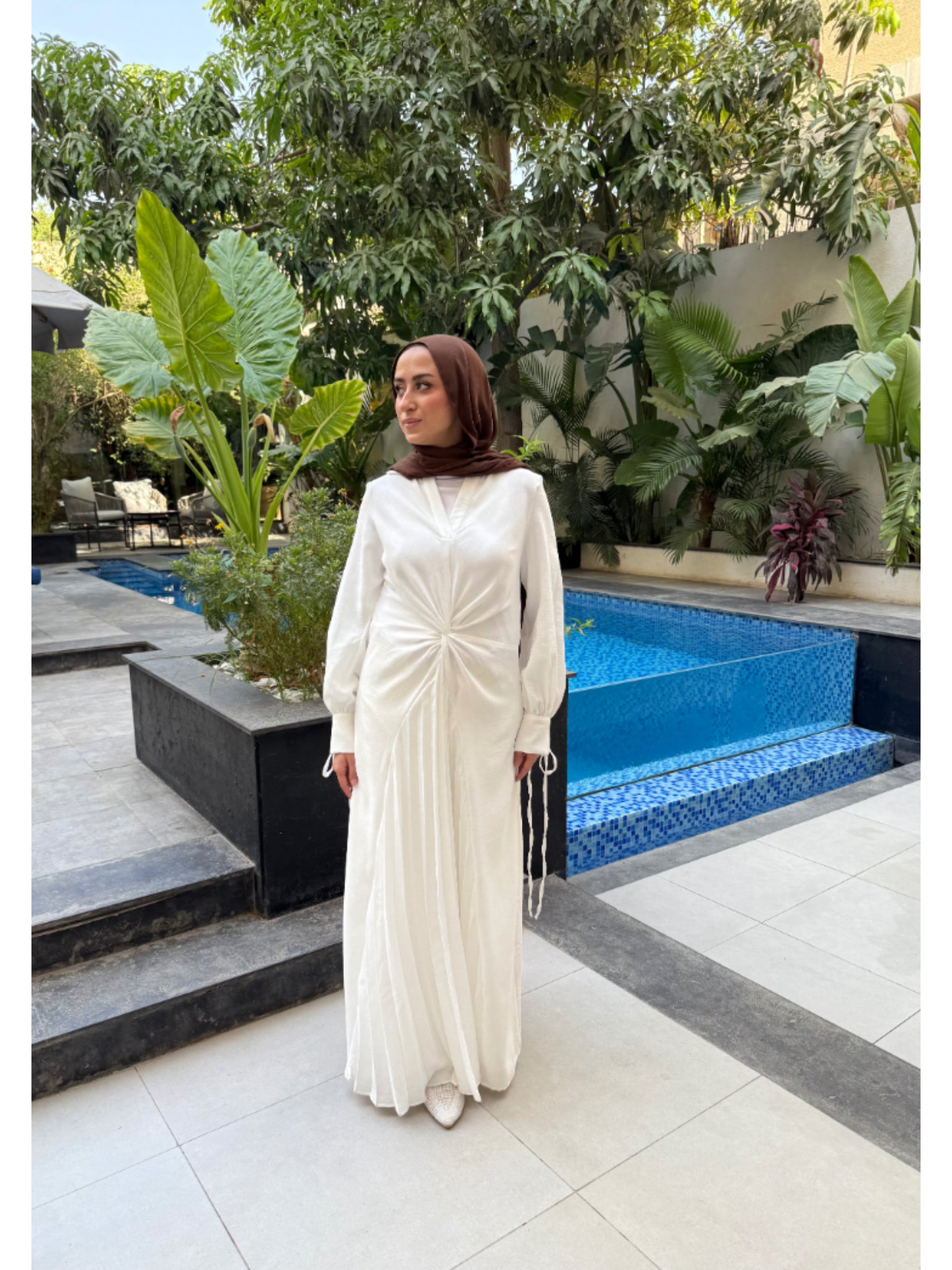 Knot Pleated Dress- White