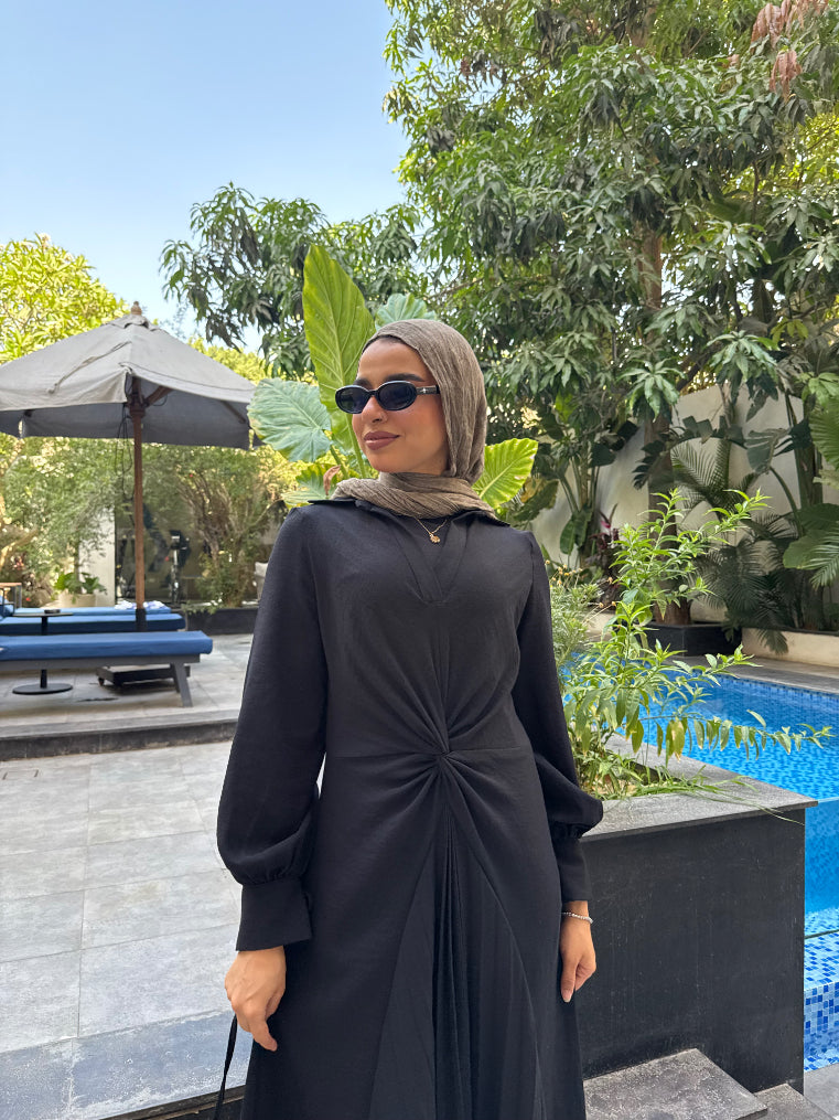 Knot Pleated Dress- Black