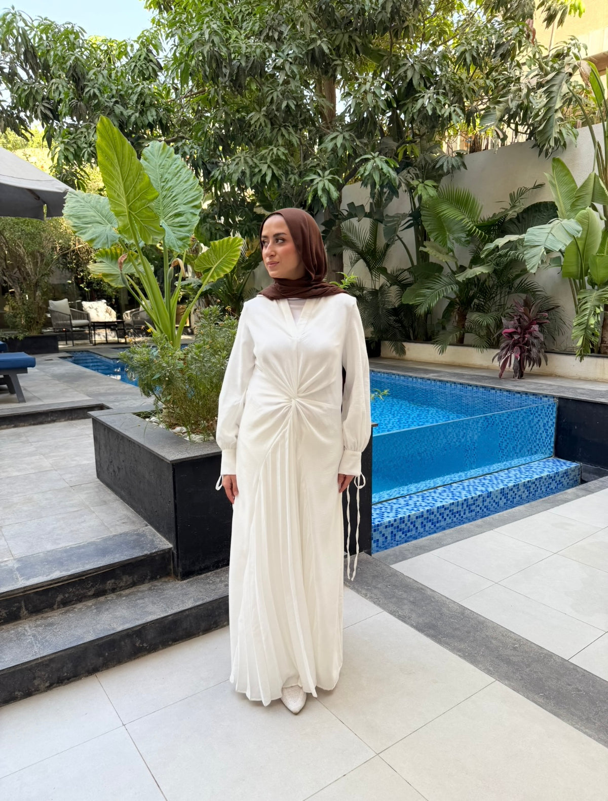 Knot Pleated Dress- White