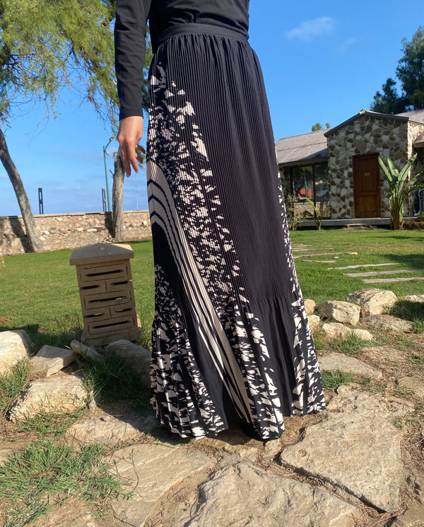 Printed Accordion Crepe Skirt - Black