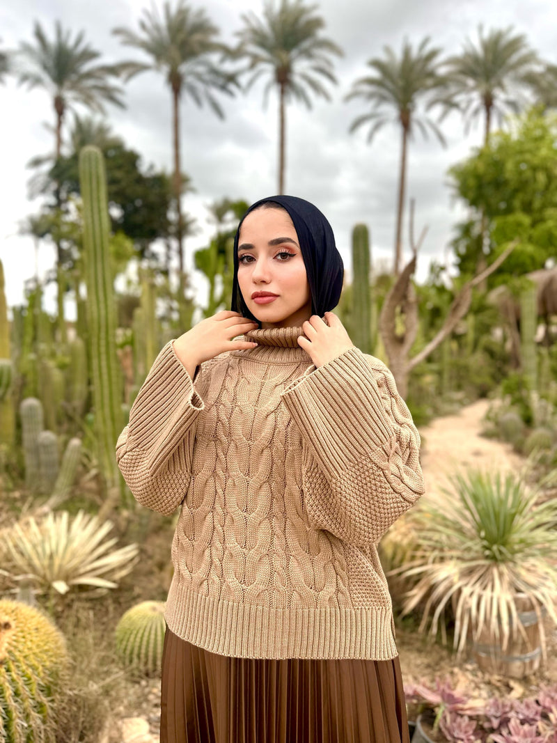 Short Braids Pullover-Beige