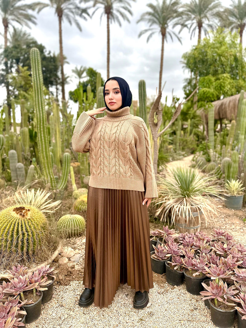 Short Braids Pullover-Beige