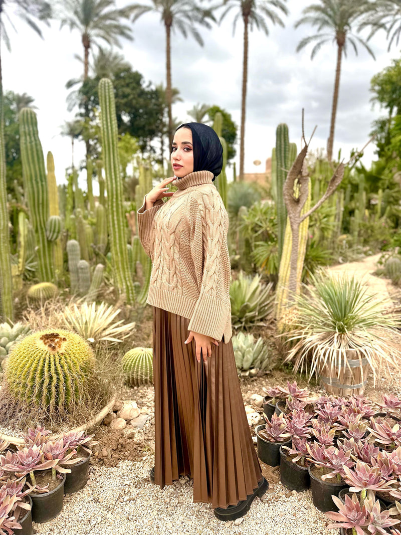 Short Braids Pullover-Beige