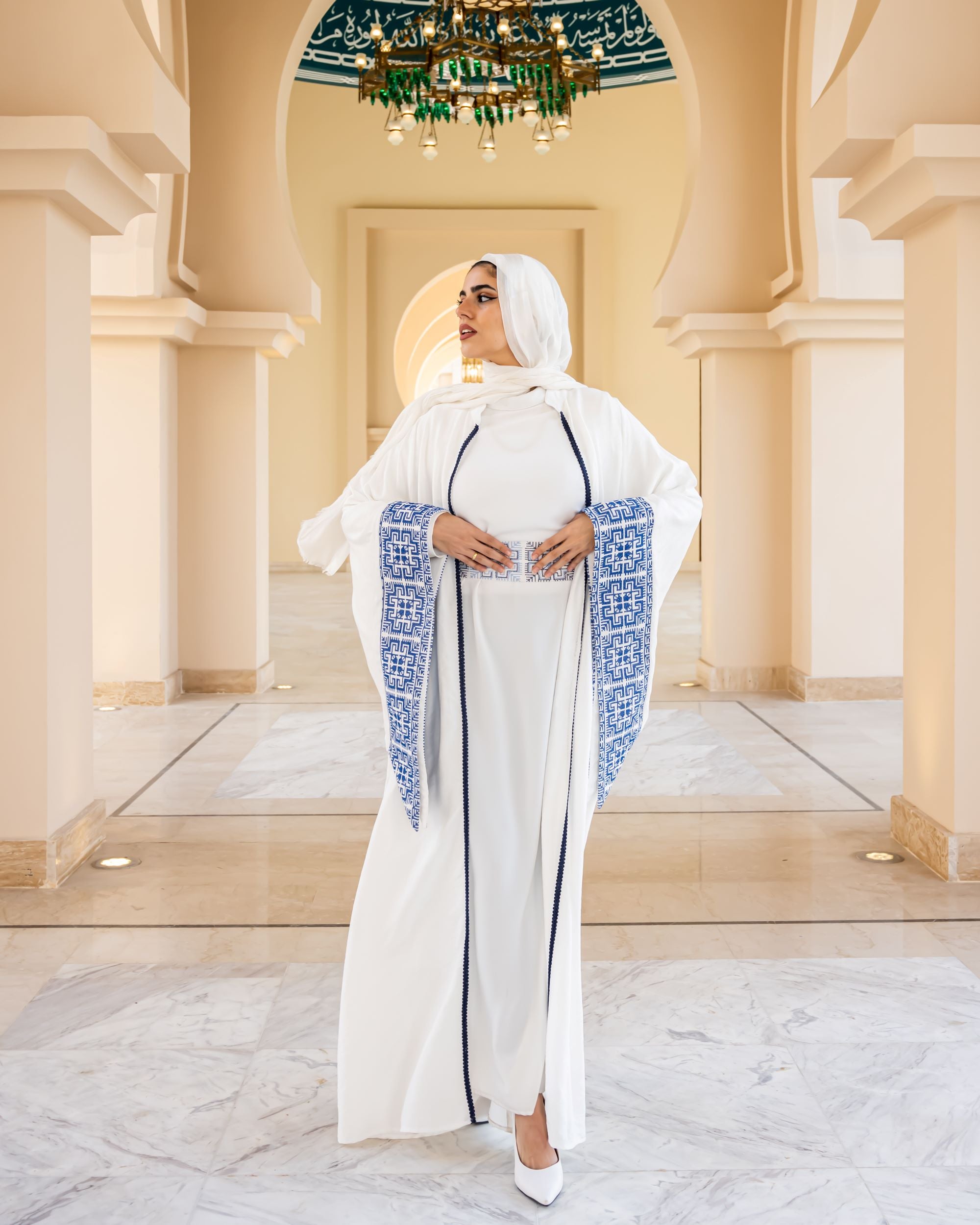 Royal Cross-Stitch Cardigan-White